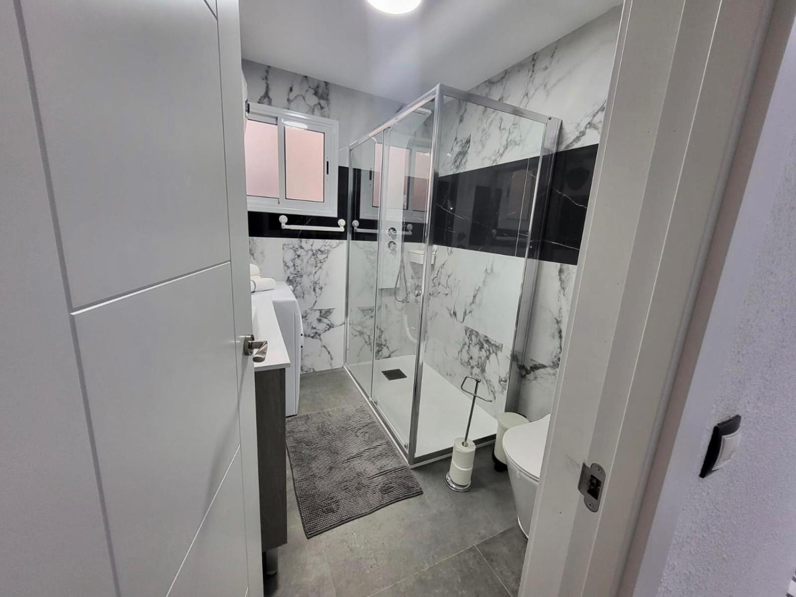 2 Bedrooms Flat + Balcony + Parking At Las Canteras Beach Las Palmas de Gran Canaria Exterior photo